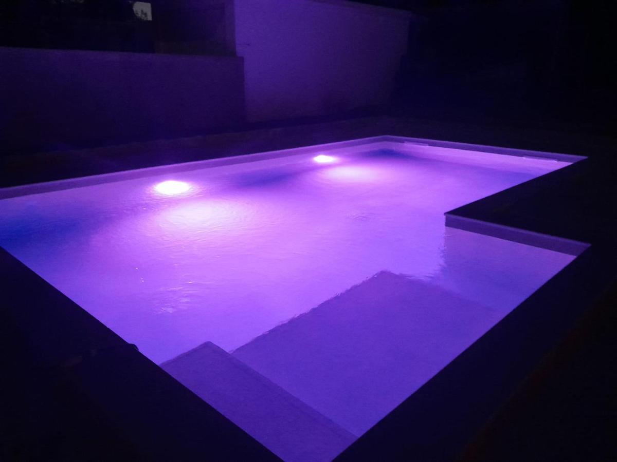 Caliente Apartments Vir B מראה חיצוני תמונה