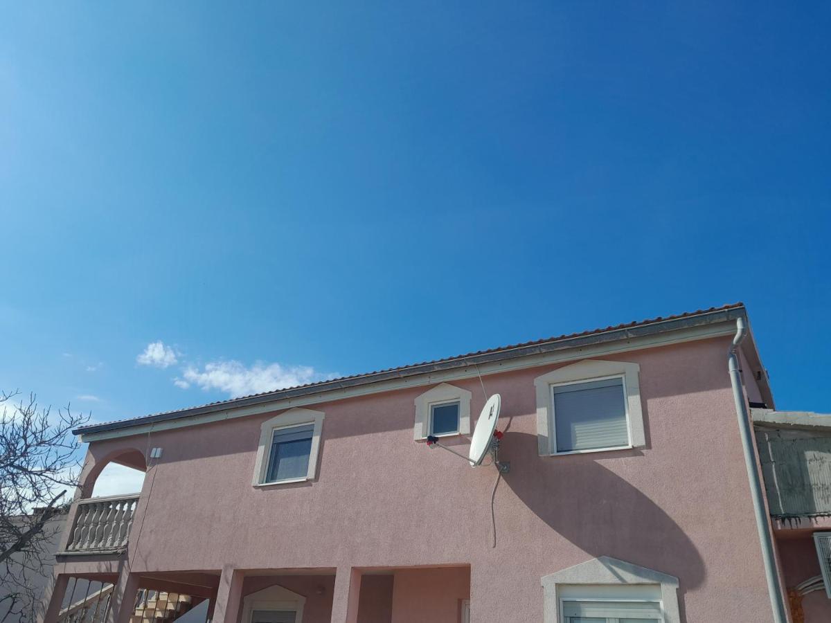 Caliente Apartments Vir B מראה חיצוני תמונה